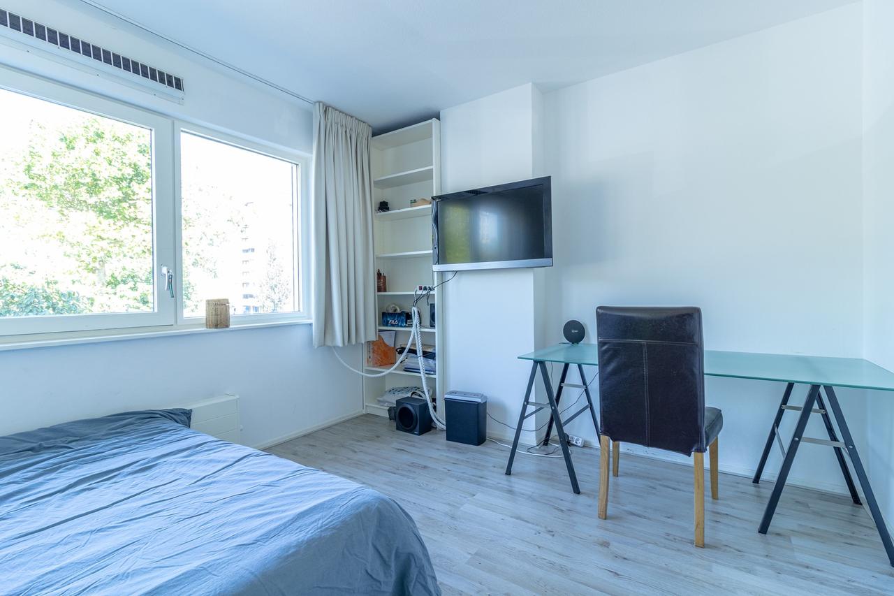 Furnished 3-Bedroom Apartment with Garden - Image 21