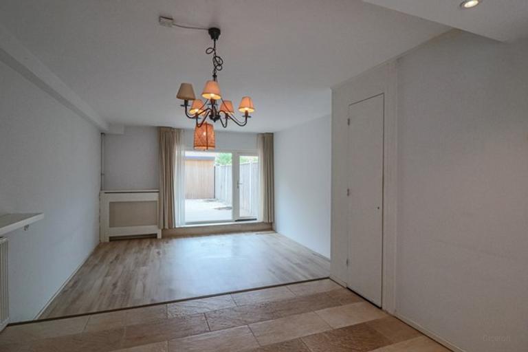 Gezinswoning met tuin en 2 badkamers - Afbeelding 4
