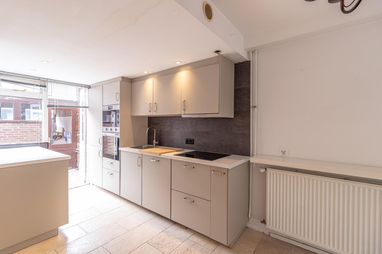 Gezinswoning met tuin en 2 badkamers - Afbeelding 8