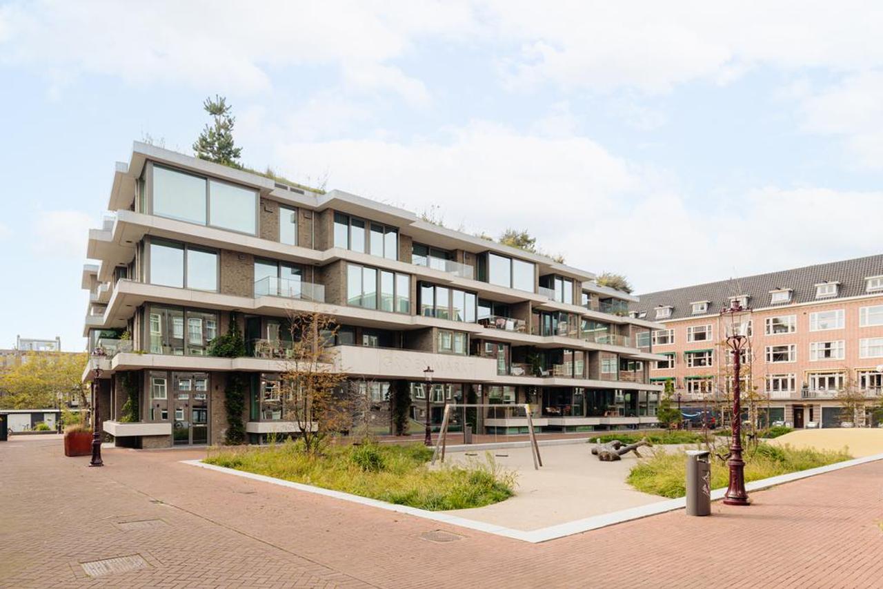 175 m² duplex apartment with roof terrace - Image 35