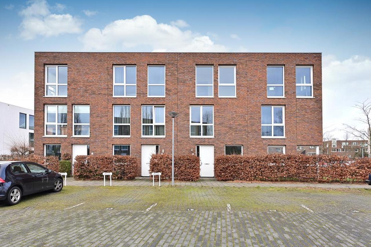135 m² gezinswoning met zonnige tuin - Afbeelding 1
