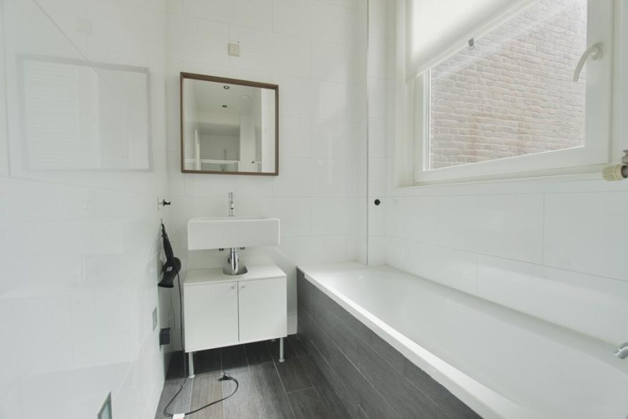 76 m² corner apartment with French balcony - Image 2