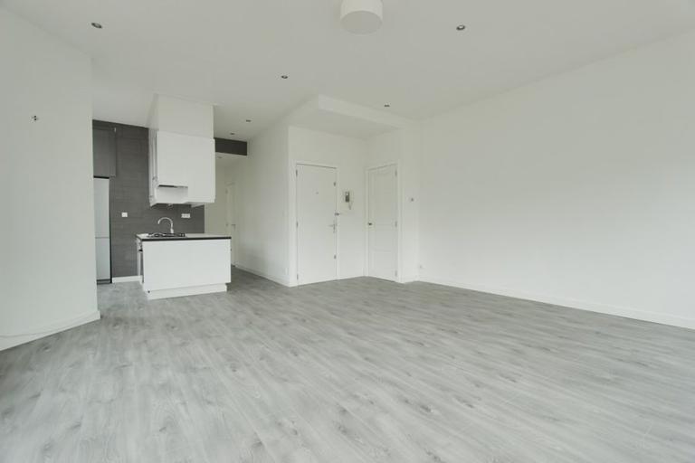 76 m² corner apartment with French balcony - Image 11