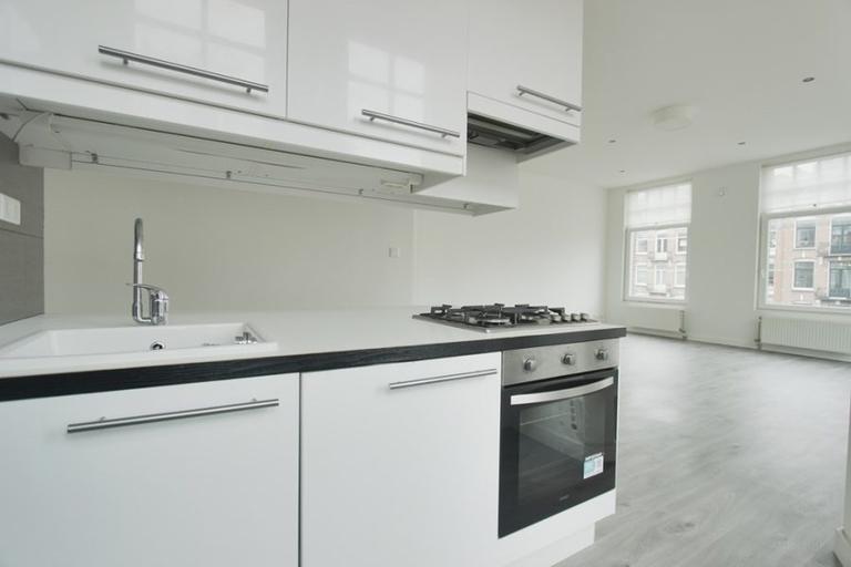 76 m² corner apartment with French balcony - Image 13