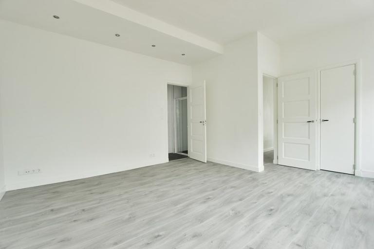 76 m² corner apartment with French balcony - Image 16
