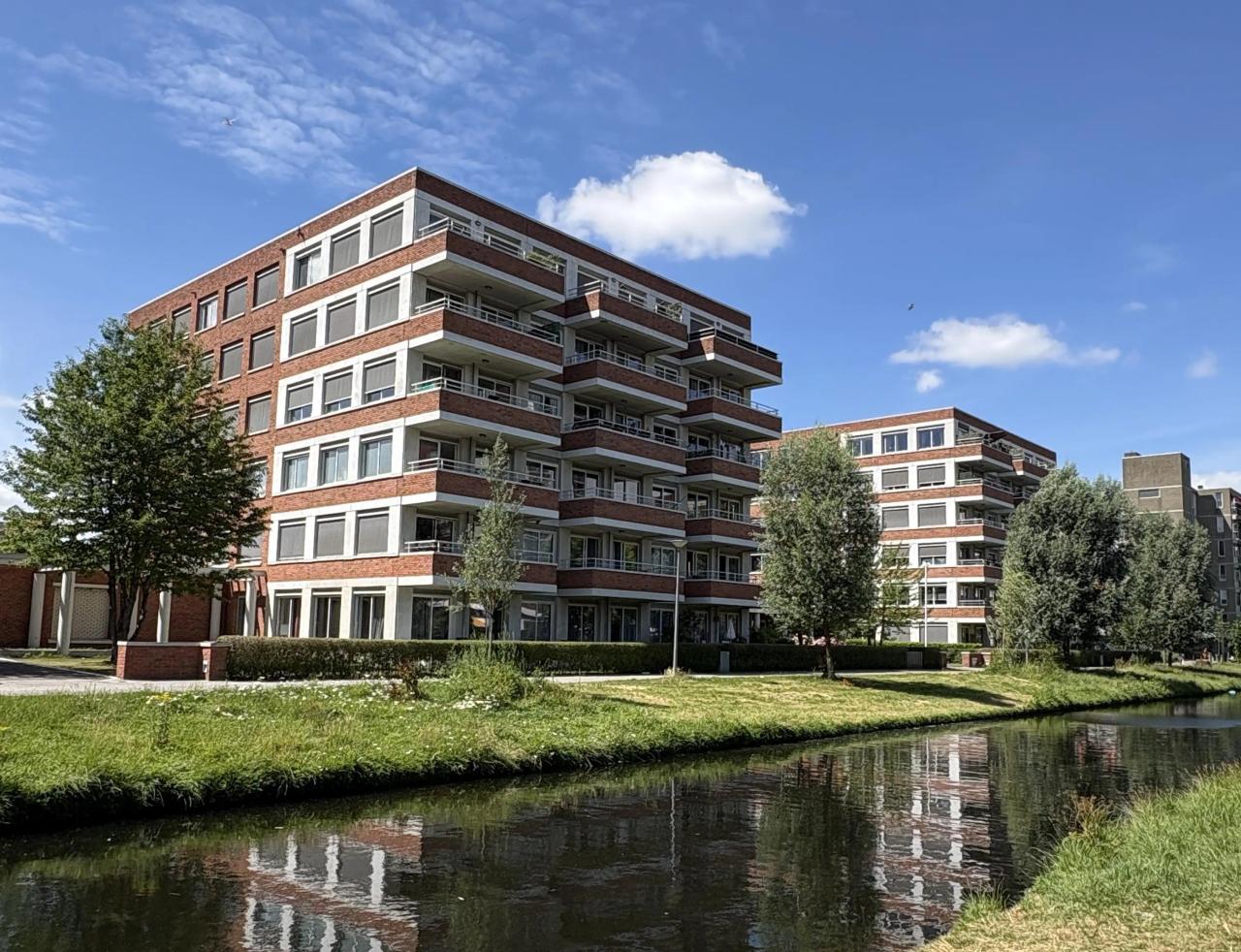 Wheelchair-Accessible 2-Bedroom Apartment in Pendrecht - Image 1