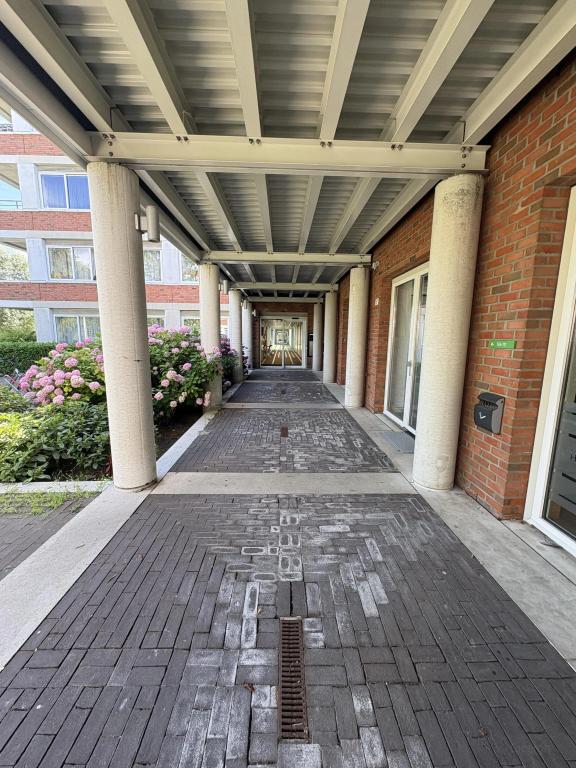 Wheelchair-Accessible 2-Bedroom Apartment in Pendrecht - Image 5