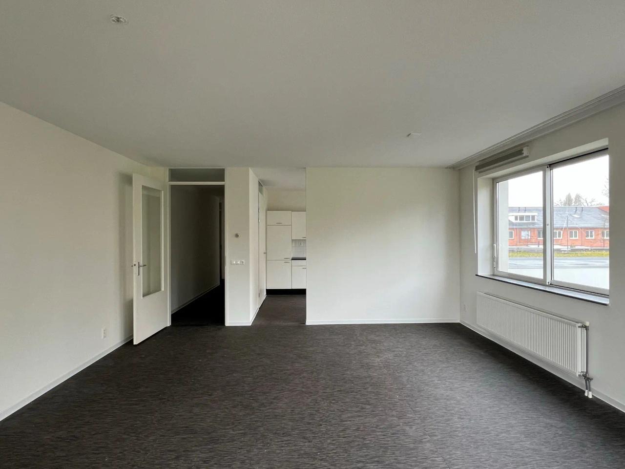 Wheelchair-Accessible 2-Bedroom Apartment in Pendrecht - Image 11