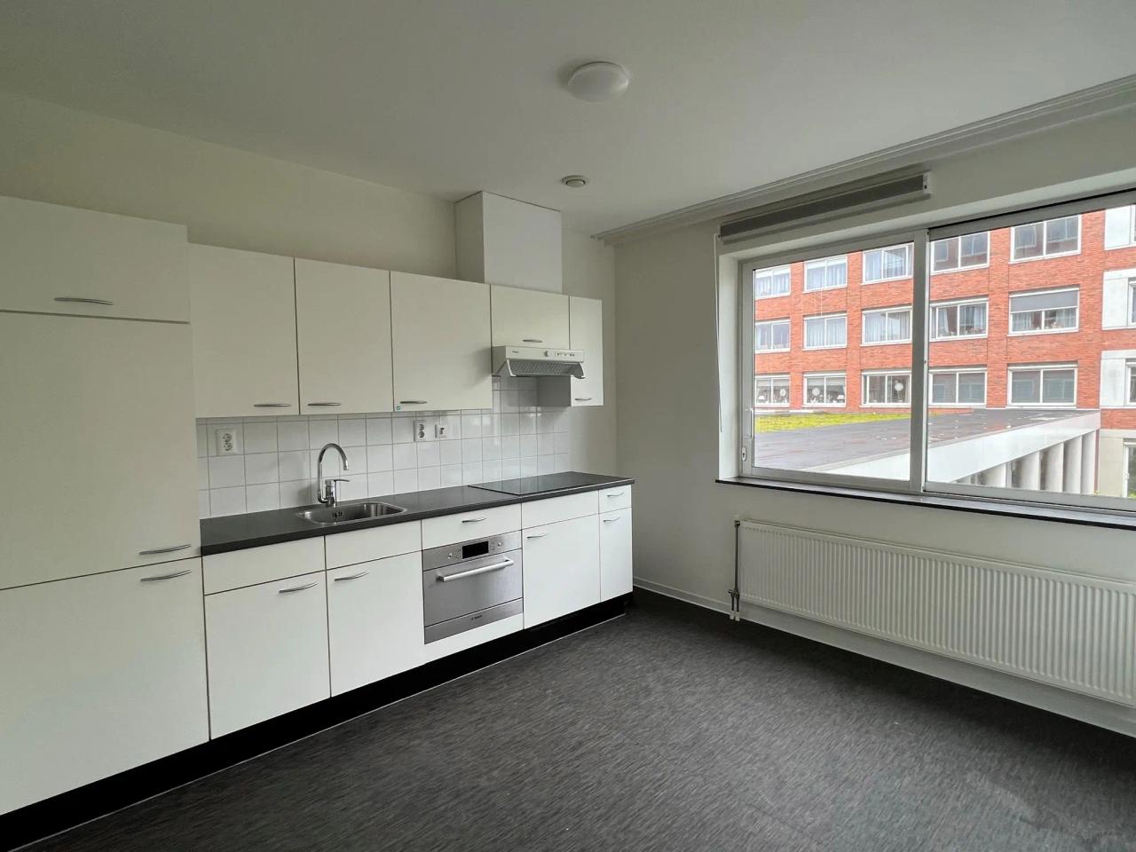 Wheelchair-Accessible 2-Bedroom Apartment in Pendrecht - Image 13