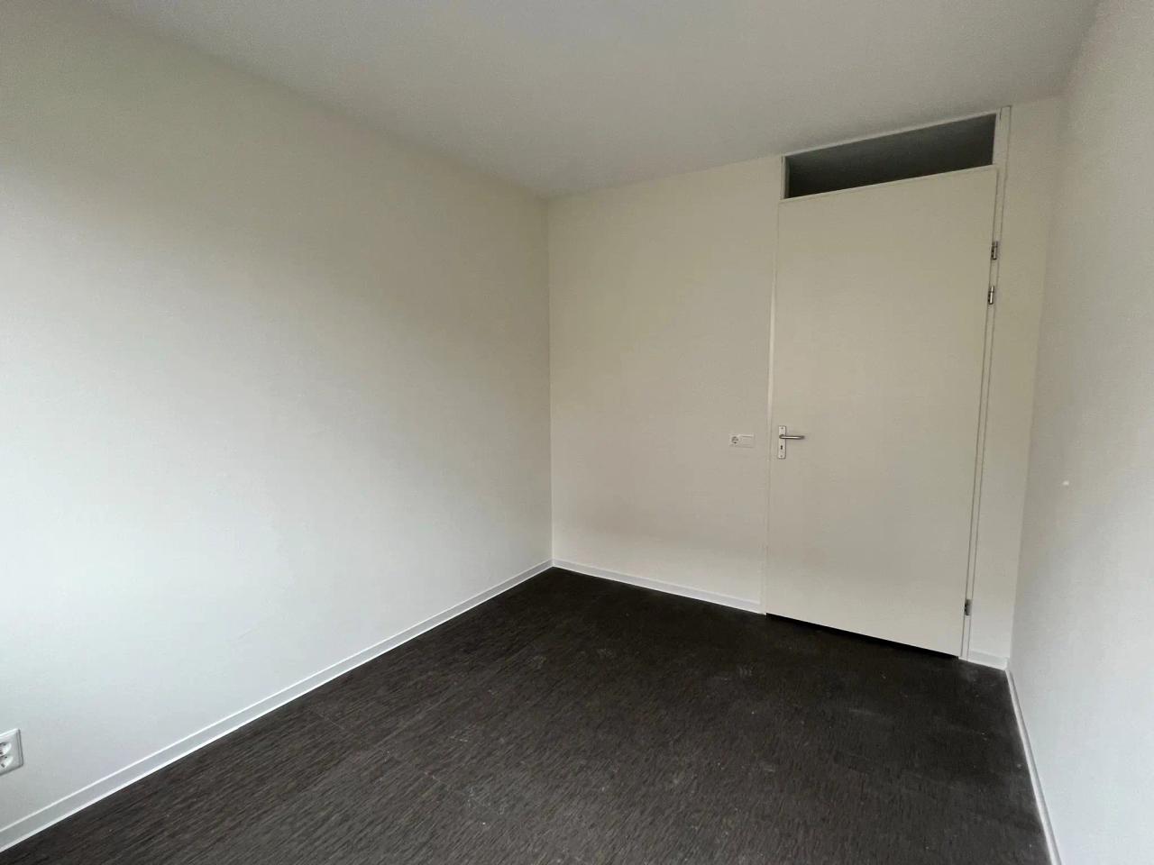 Wheelchair-Accessible 2-Bedroom Apartment in Pendrecht - Image 19