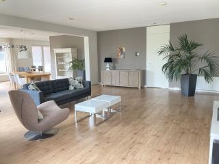 Furnished 3-Bedroom Apartment in Kruidenbuurt - Image 6
