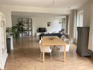 Furnished 3-Bedroom Apartment in Kruidenbuurt - Image 10