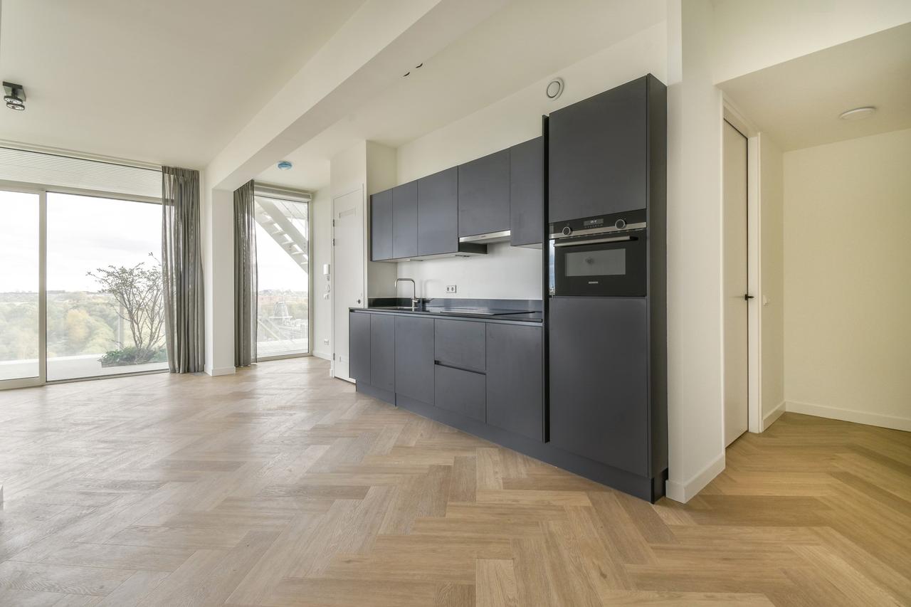 Corner apartment with terrace near Westerpark - Image 1