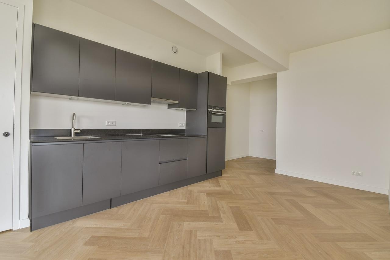 Corner apartment with terrace near Westerpark - Image 6