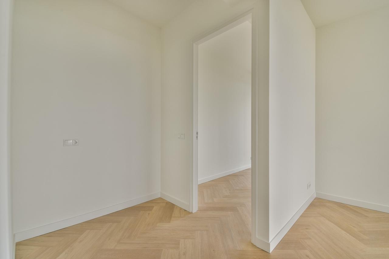 Corner apartment with terrace near Westerpark - Image 11