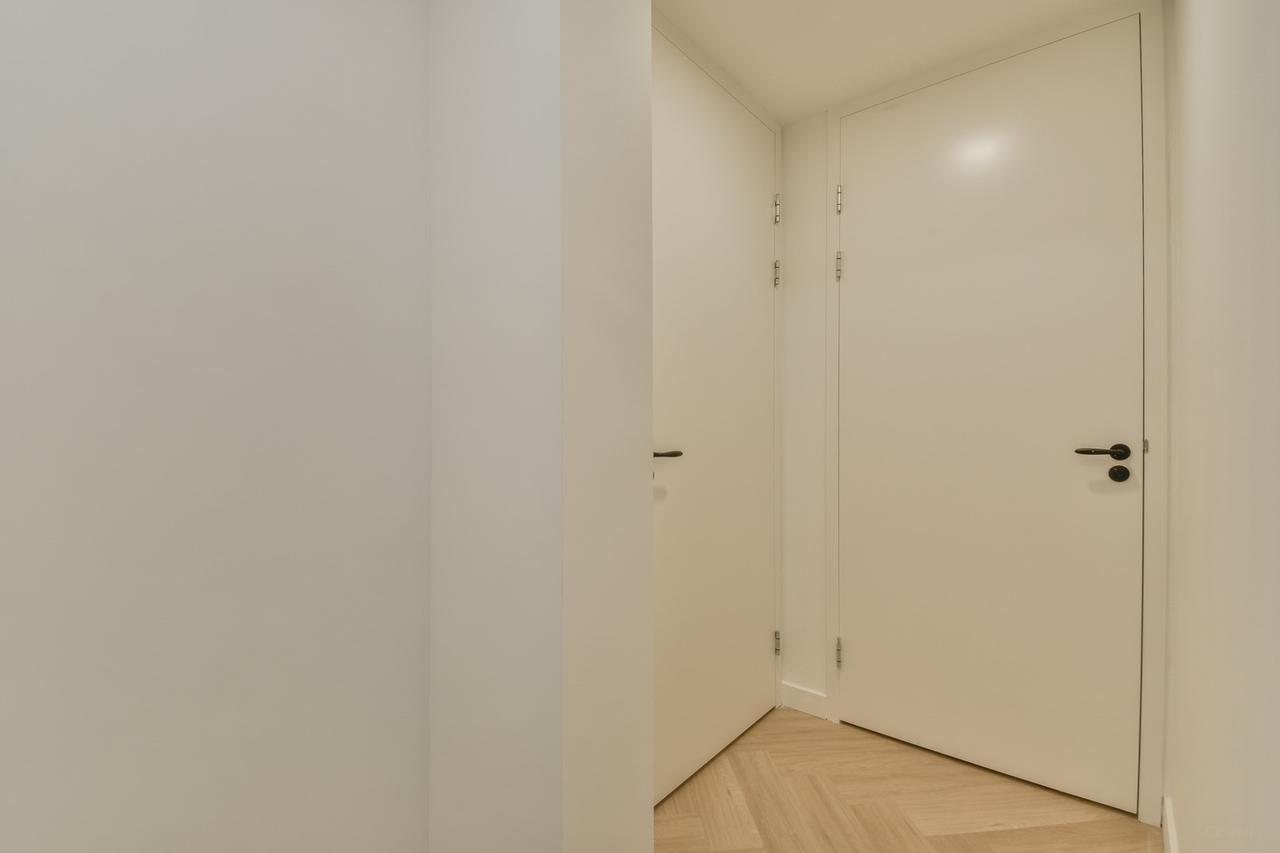 Corner apartment with terrace near Westerpark - Image 17