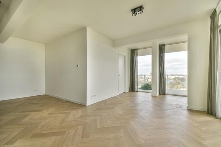 Corner Apartment with Large Terrace near Westerpark - Image 2