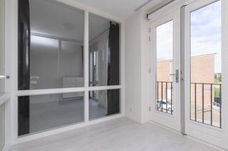 91 m² Corner Apartment with Loggia, Almere Poort - Image 6
