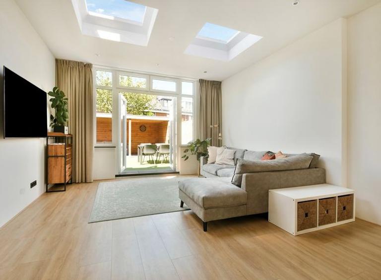Furnished 4-Room Apartment with Garden - Image 44