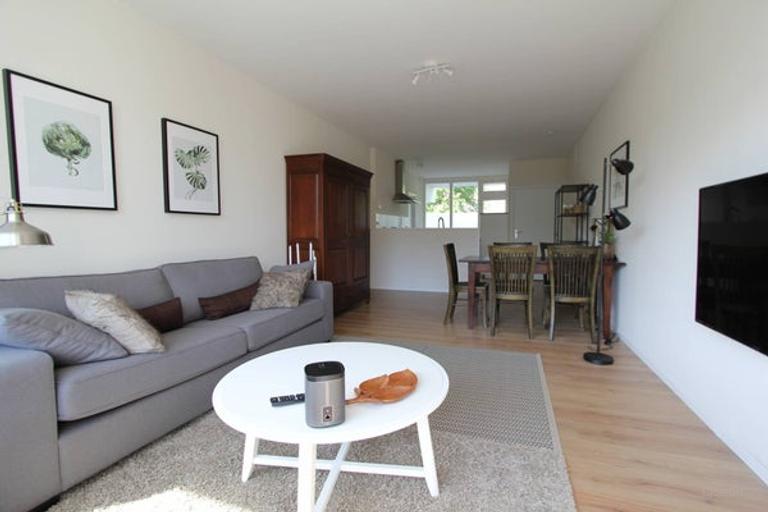 95 m² apartment with sunny balcony - Image 2
