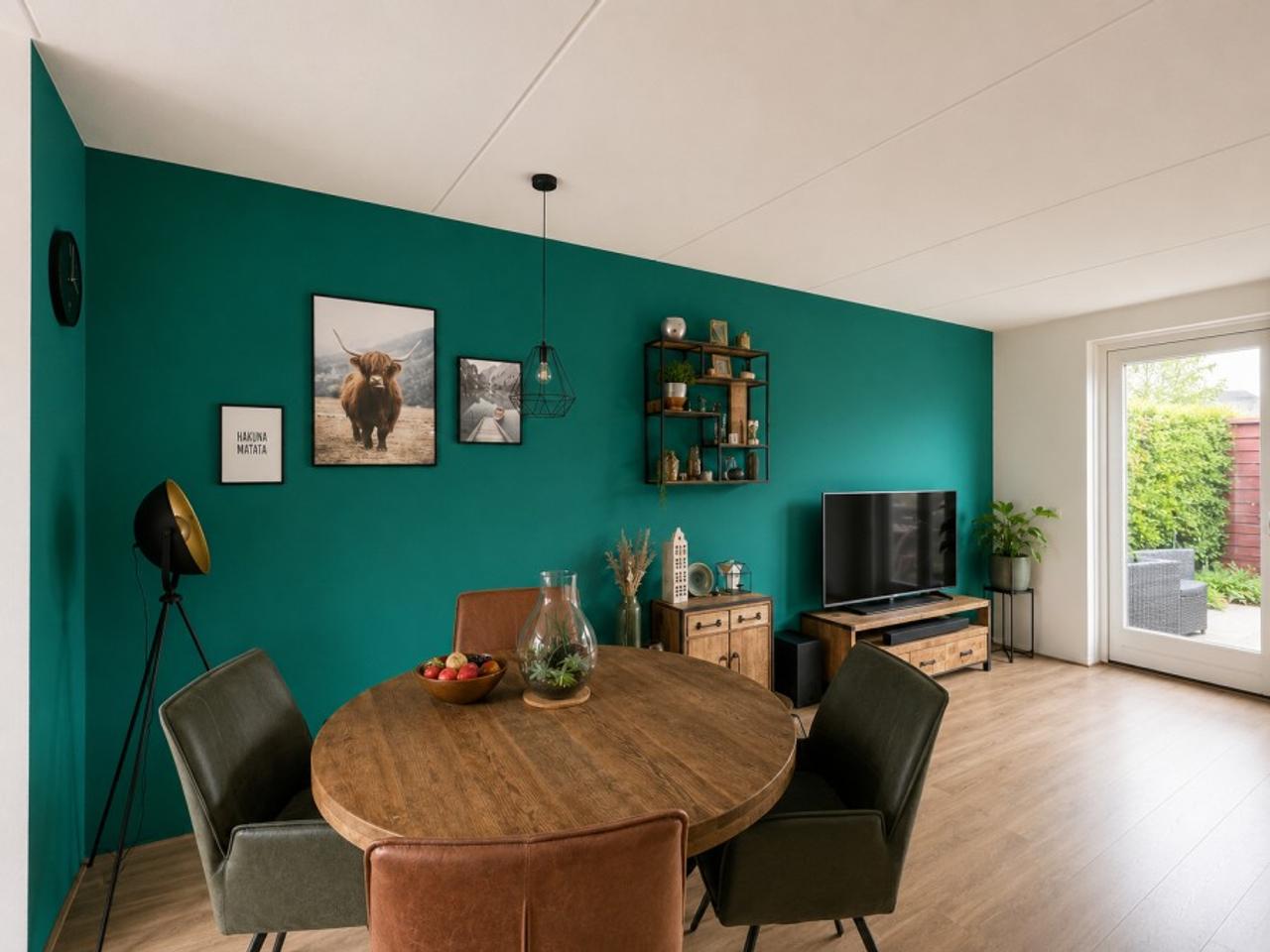 Energy-efficient family home with garden - Image 3