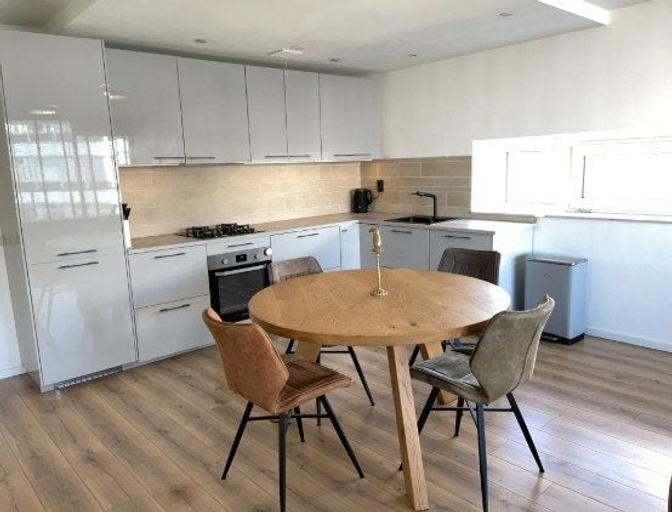 90 m² apartment with balcony in Vreewijk - Image 4