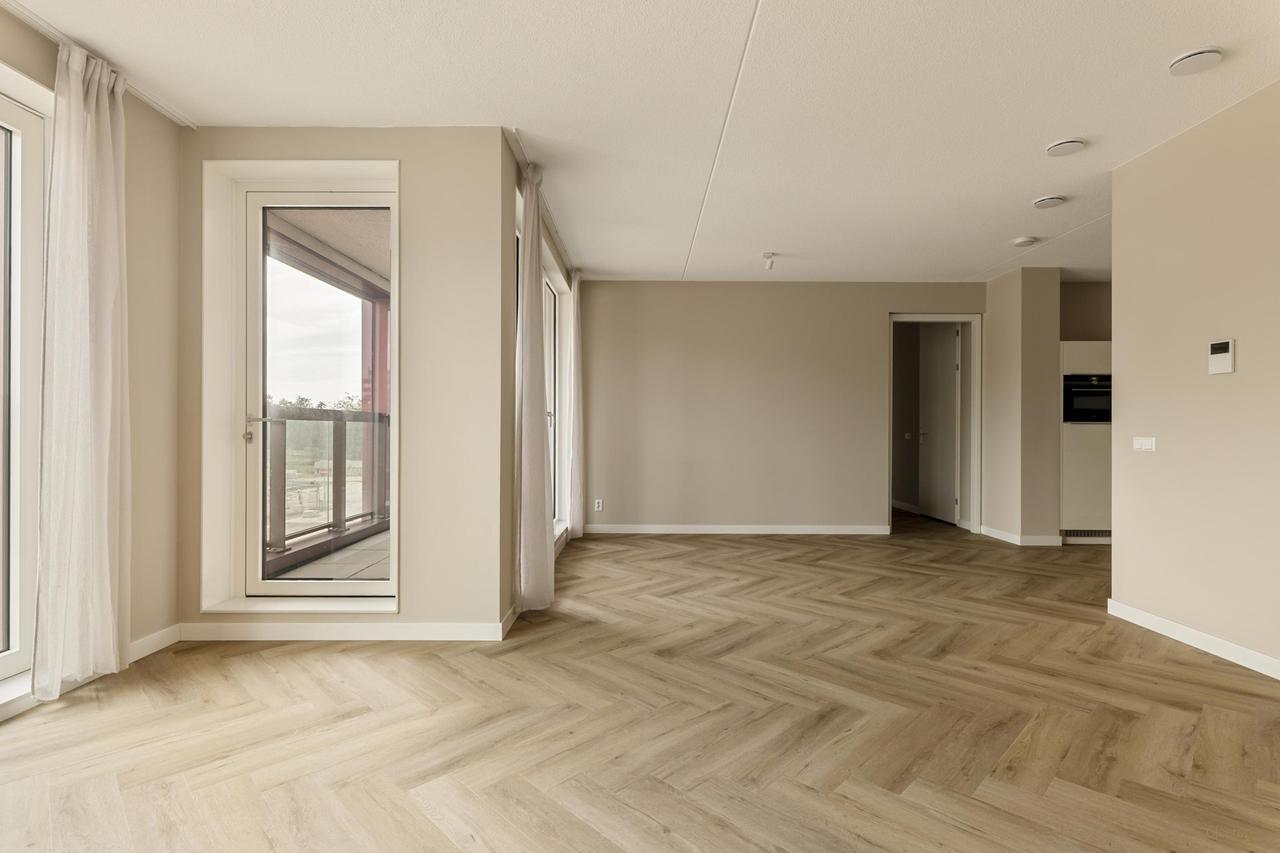 Gemeubileerd 3-kamerappartement met loggia - Afbeelding 3