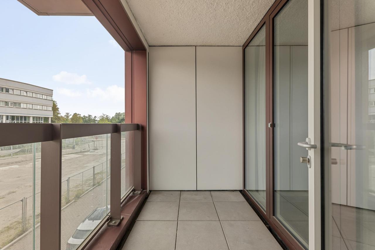 Gemeubileerd 3-kamerappartement met loggia - Afbeelding 4