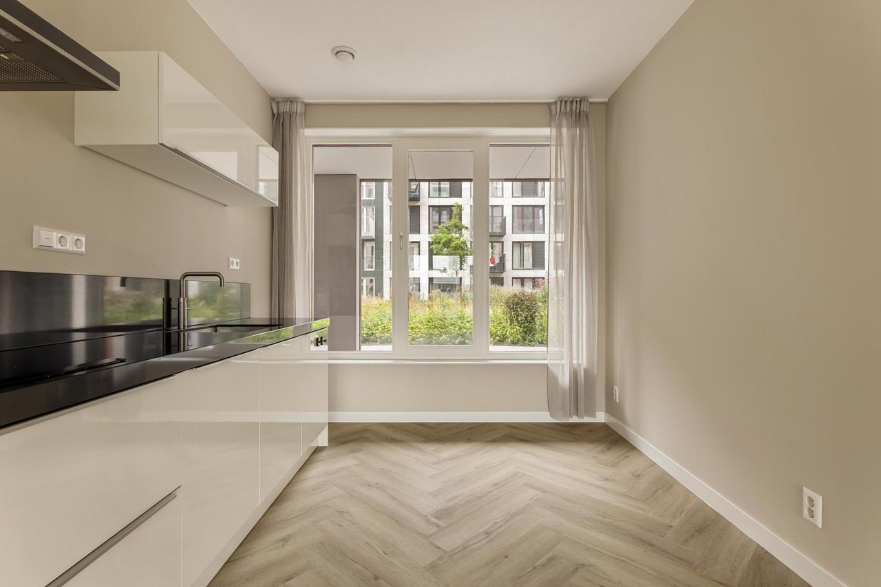 Gemeubileerd 3-kamerappartement met loggia - Afbeelding 7