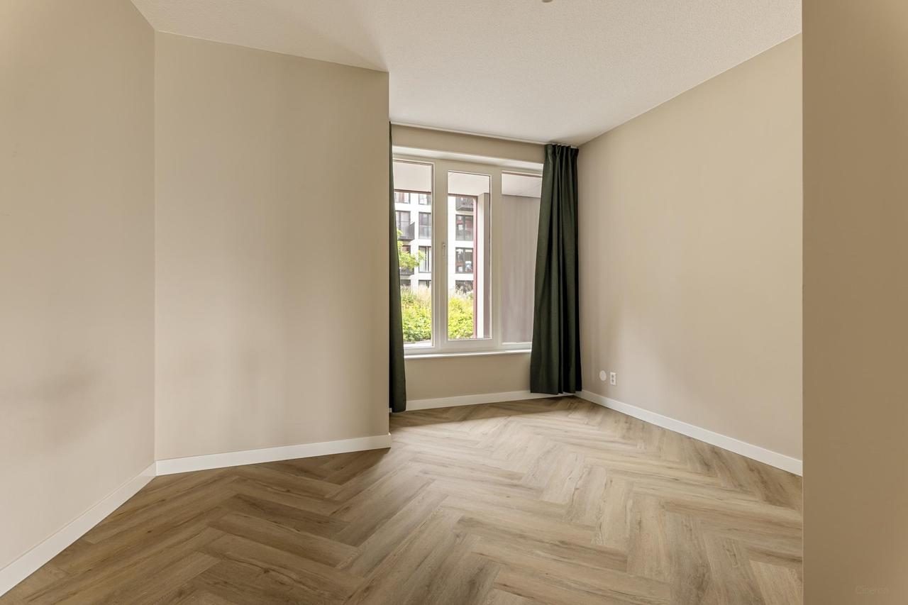 Gemeubileerd 3-kamerappartement met loggia - Afbeelding 15