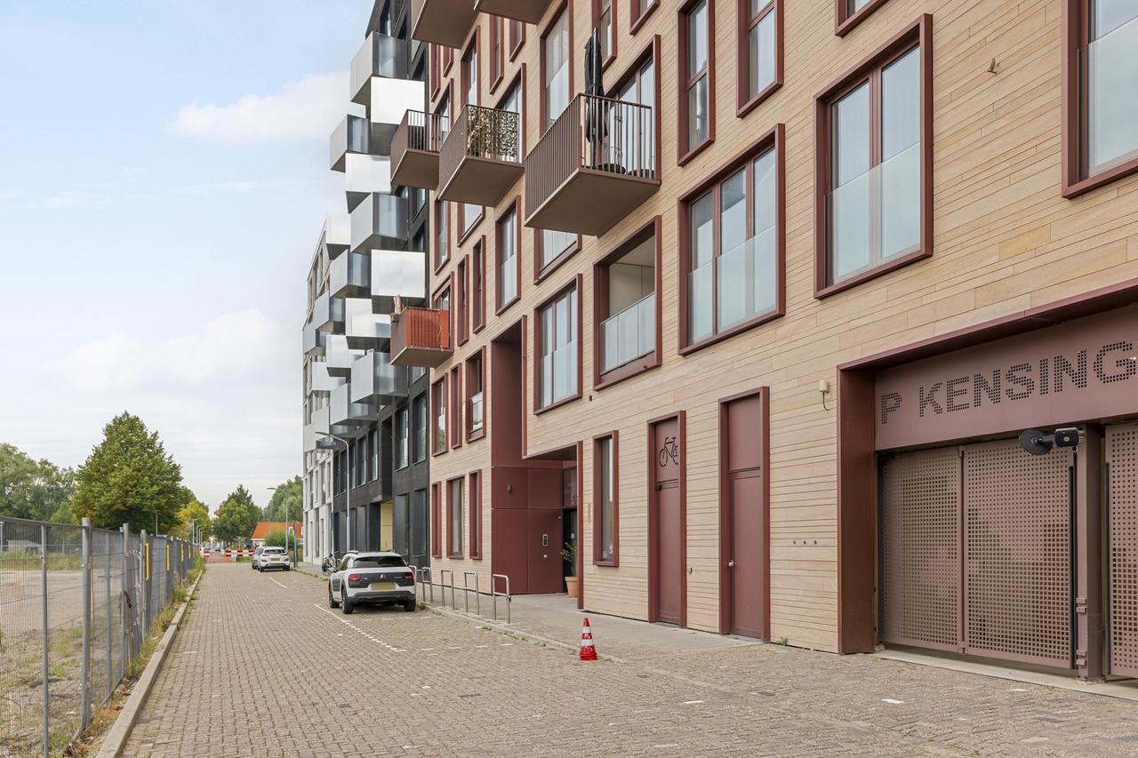 Gemeubileerd 3-kamerappartement met loggia - Afbeelding 21