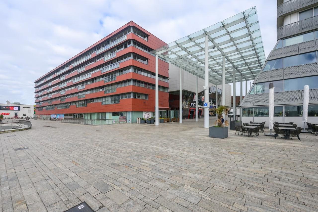 Furnished 3-Bedroom Apartment by Weerwater - Image 15