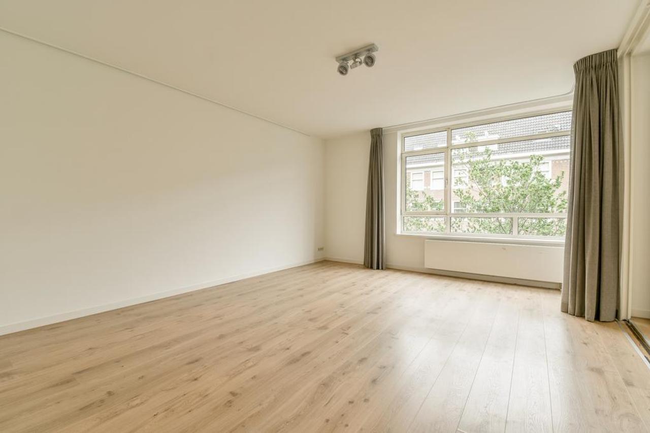 111 m² Apartment with Wide Balcony in Oud-Zuid - Image 6