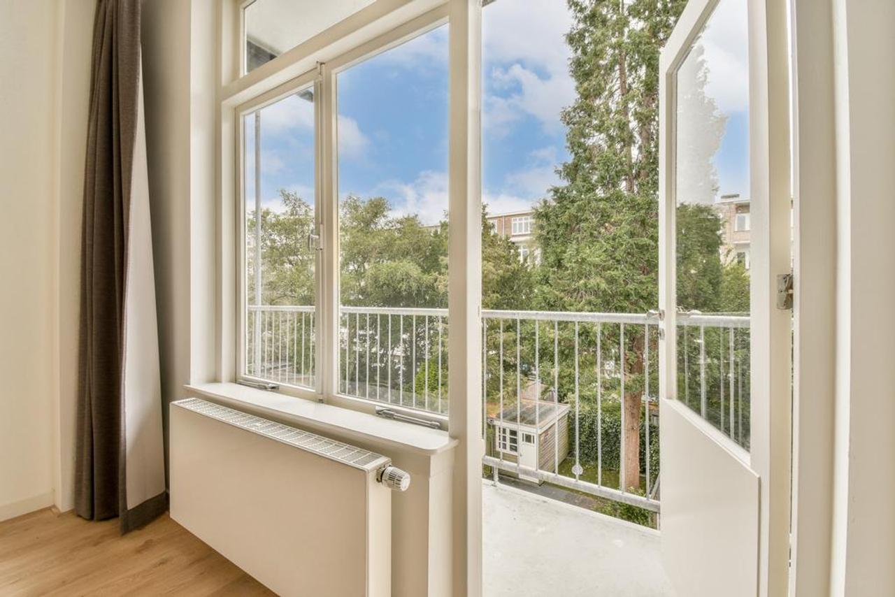 111 m² Apartment with Wide Balcony in Oud-Zuid - Image 12