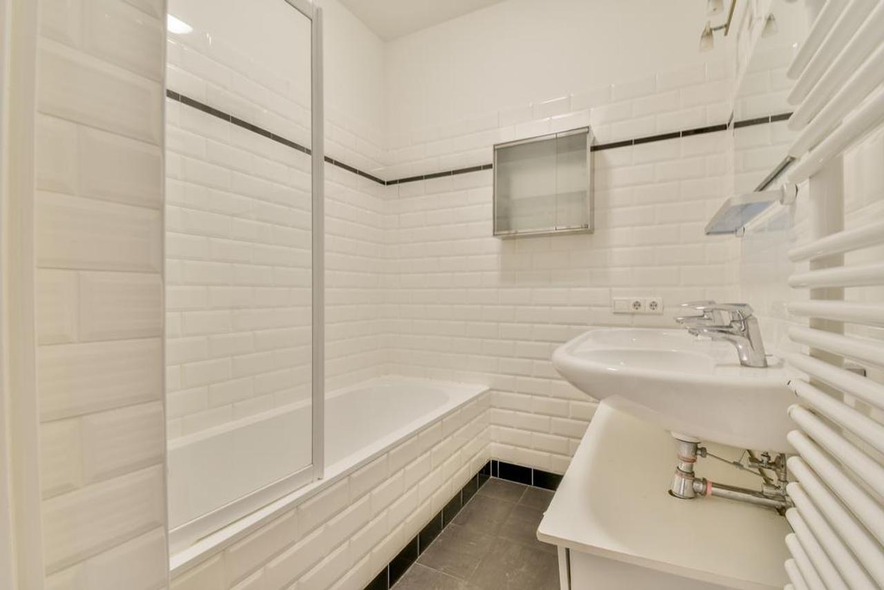 111 m² Apartment with Wide Balcony in Oud-Zuid - Image 17