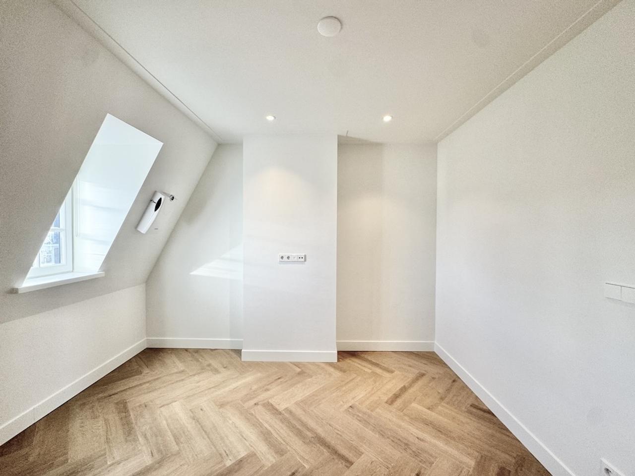 77 m² with large roof terrace on Overtoom - Image 8