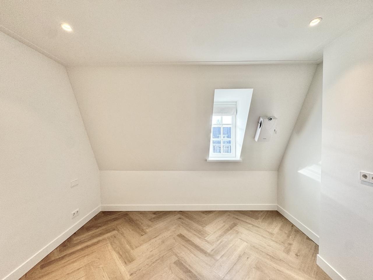 77 m² with large roof terrace on Overtoom - Image 9