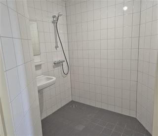 Available now: 2-room apartment in Kralingen - Image 7