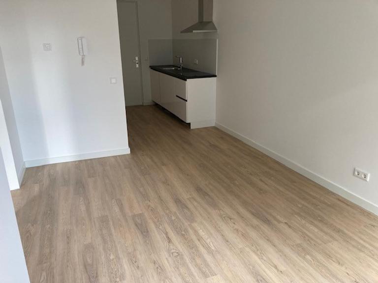 47 m² Apartment with Storage in City Centre - Image 5