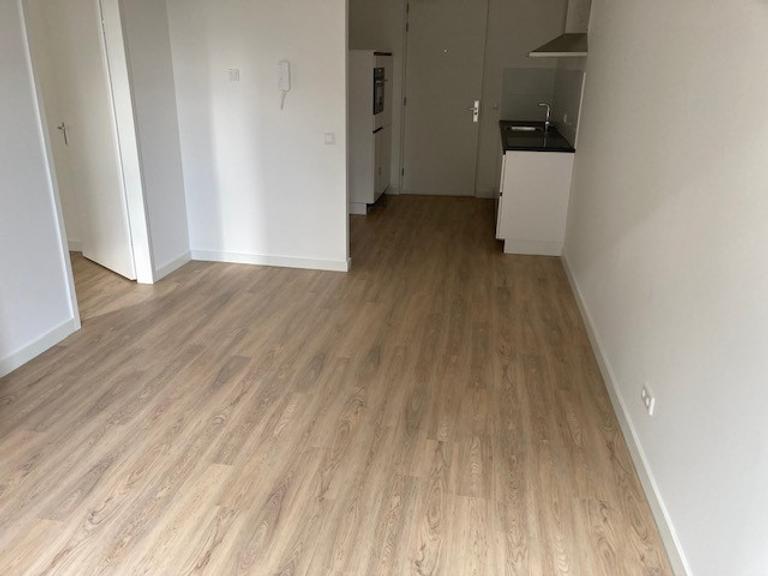 47 m² Apartment with Storage in City Centre - Image 6