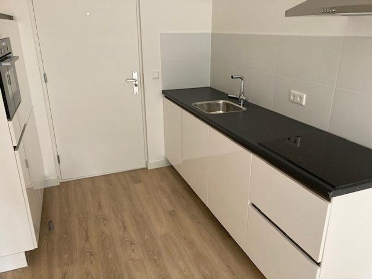 47 m² Apartment with Storage in City Centre - Image 8