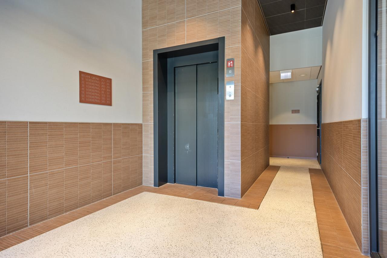 Bright 2-Bedroom Apartment with Balcony - Image 18