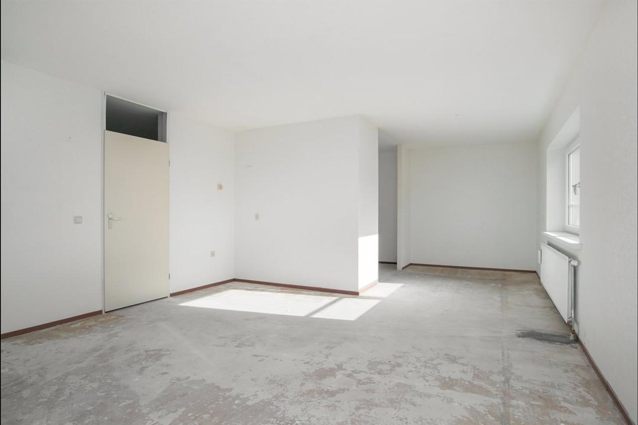 81 m² rental apartment with loggia in De Esch - Image 1