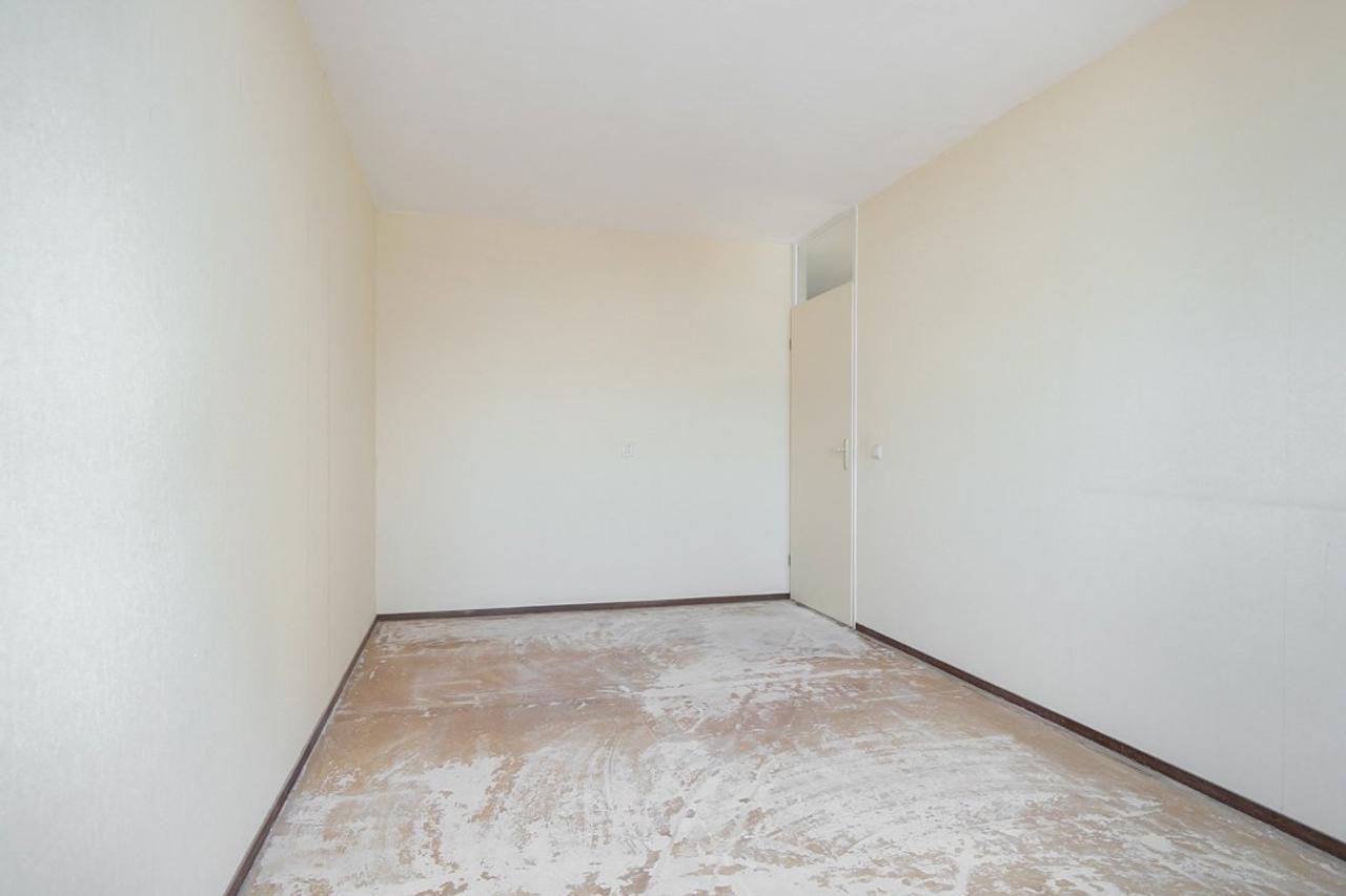 81 m² rental apartment with loggia in De Esch - Image 10
