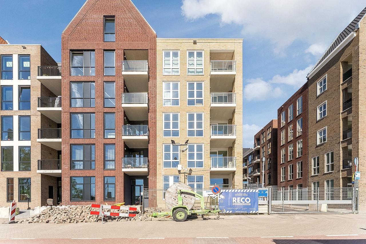 84 m² appartement met loggia in Zaandam - Afbeelding 1