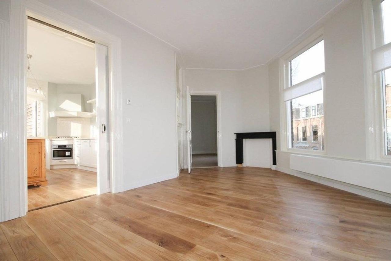 140 m² bovenwoning met 4 slaapkamers - Afbeelding 1