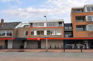 98 m² appartement met 2 balkons in Santpoort