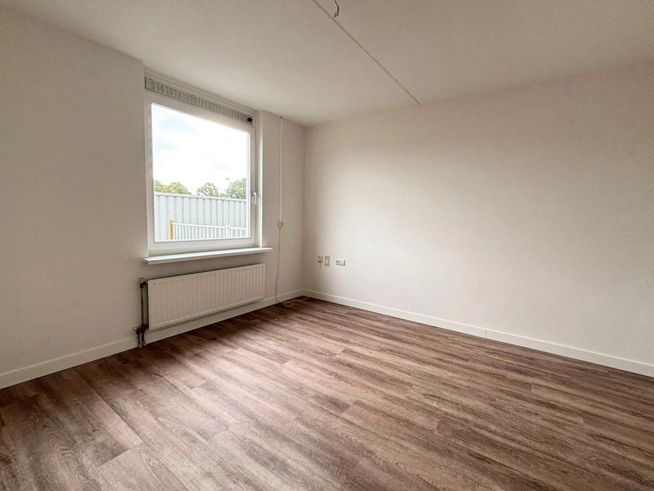 98 m² apartment with two balconies - Image 5