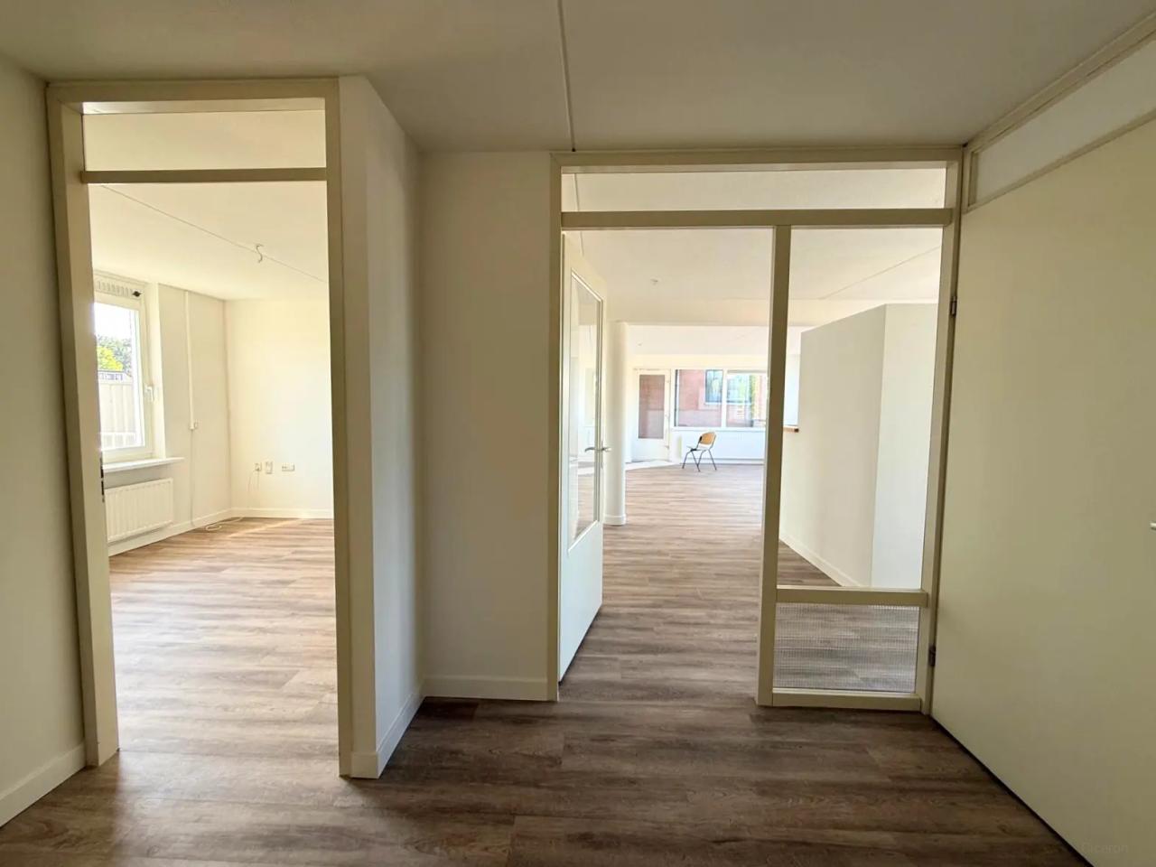 98 m² apartment with two balconies - Image 8