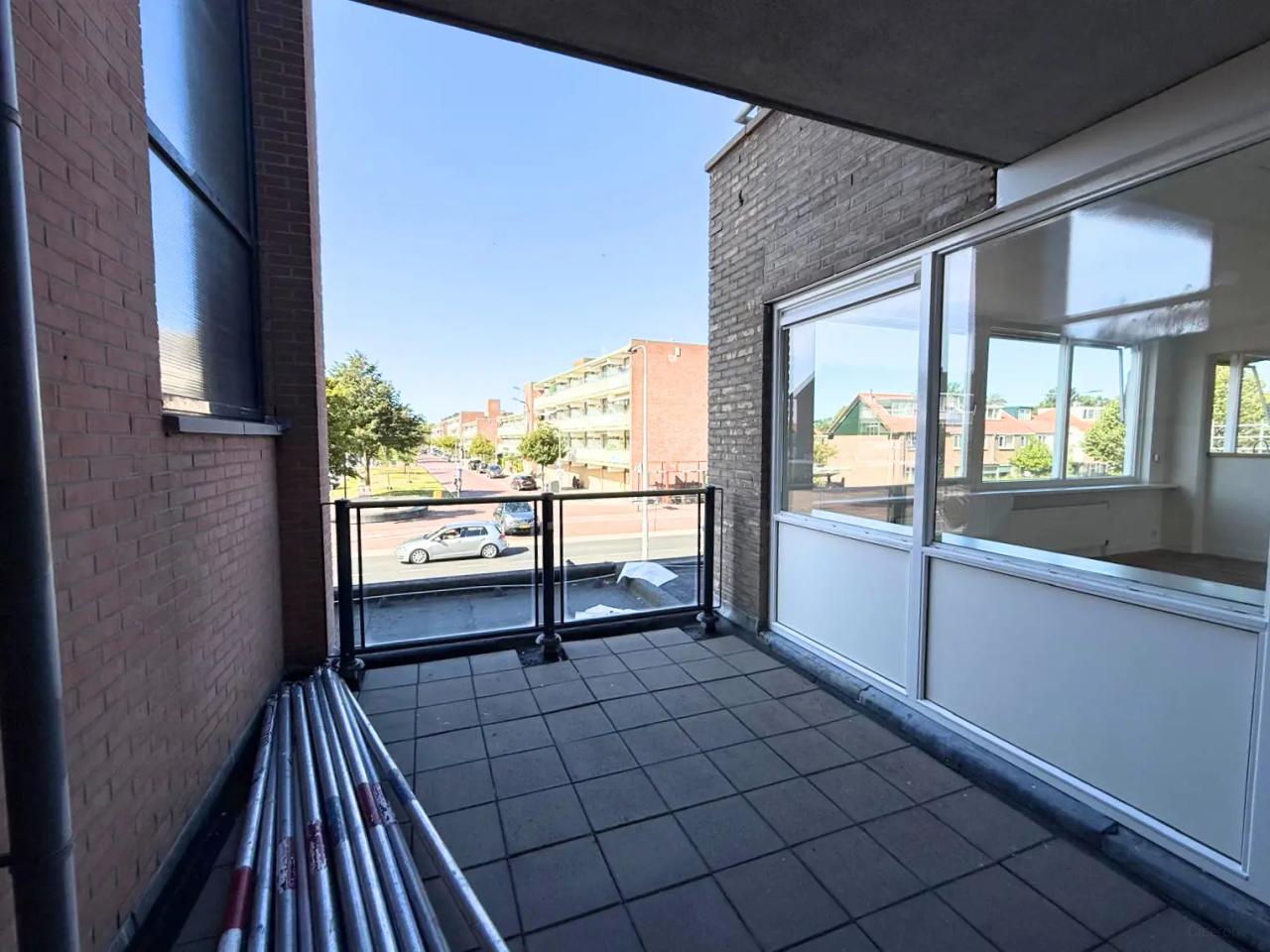 98 m² apartment with two balconies - Image 9
